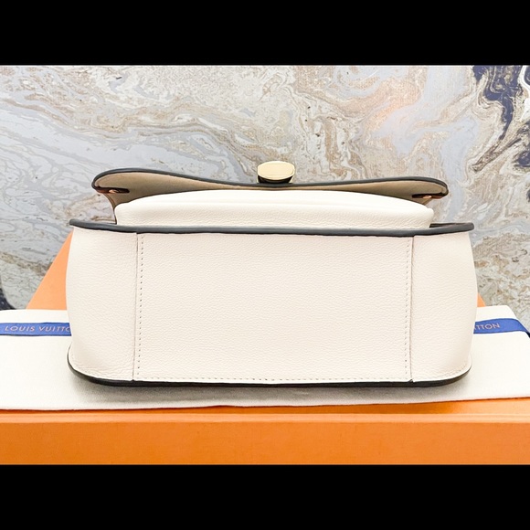 Louis Vuitton Monogram Vaugirard Creme Shoulder Strap Crossbody Bag - Picture 5 of 15